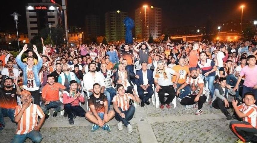 Galibiyet Coşkusu Dev Ekranda