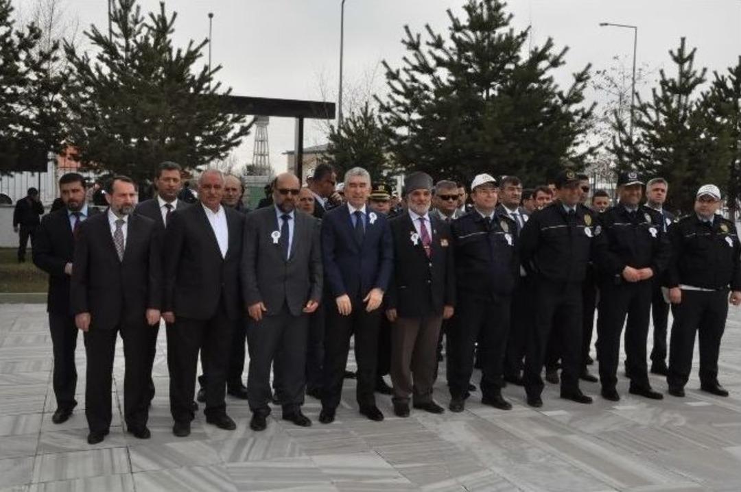 Kars&rsquo;ta Garnizon Şehitliği Ziyaret Edildi