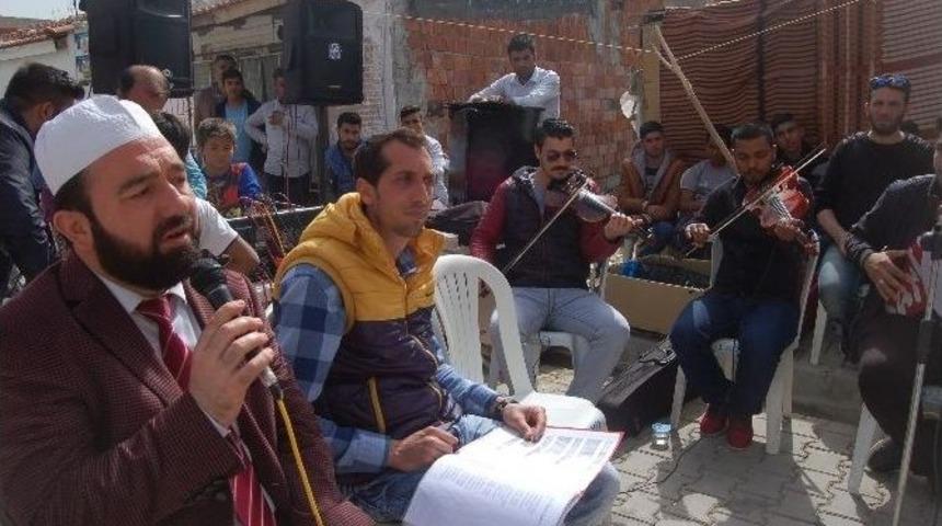 Romanlar Gününü İlahilerle Andılar