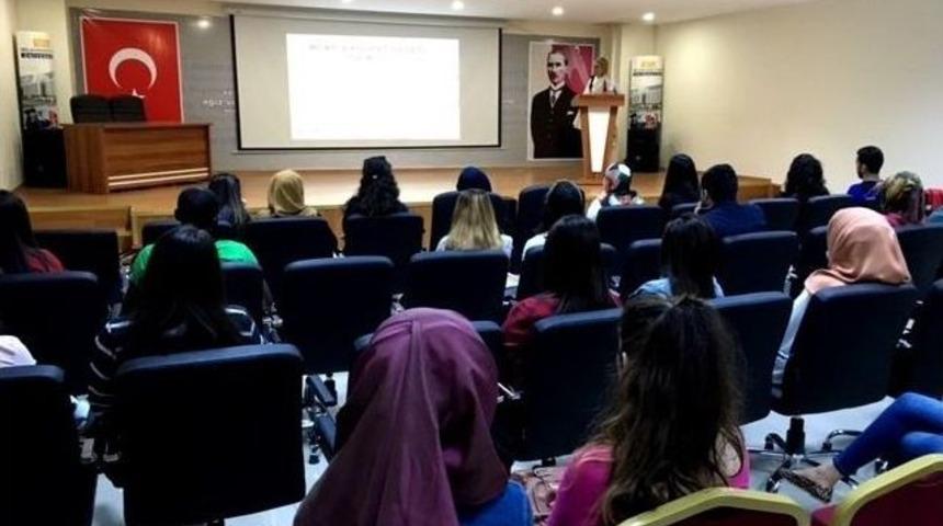 Bebeğini Emziren Anneler Meme Kanserıne Karşı Korunuyor