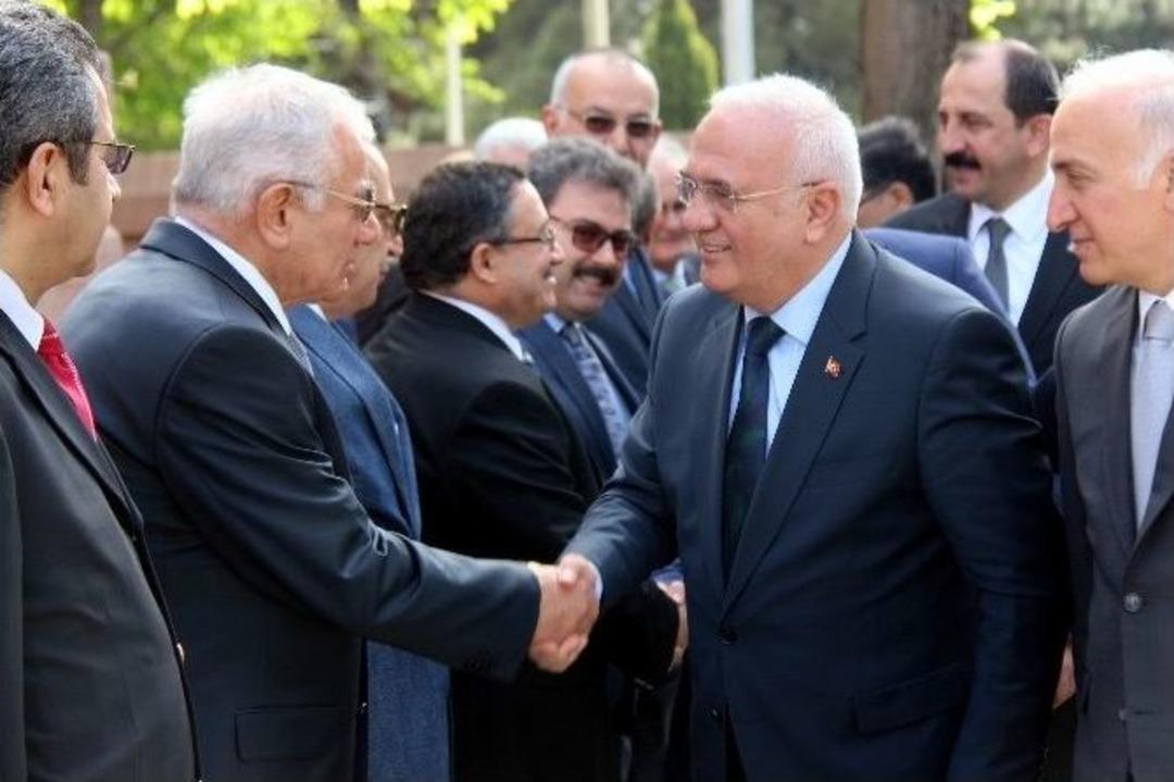 Bakan Elitaş: &ldquo;milletvekilliği Yerine Ter&ouml;ristlik Yapmalarını Sindiremiyorum&rdquo;