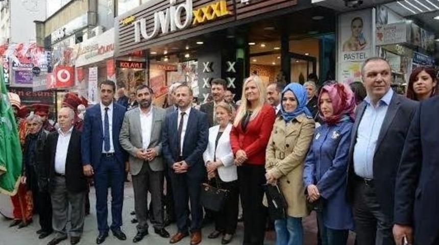 İzmit&rsquo;te 3. Alışveriş Şenliği Başladı