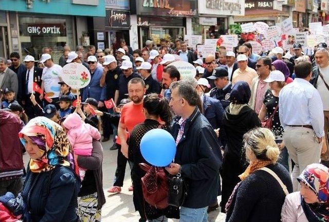 Kütahya’da Polis-halk Yürüyüşü