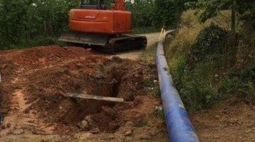 Ak&ccedil;akoca&rsquo;da Su Boruları Yenileniyor, Depolar Temizleniyor