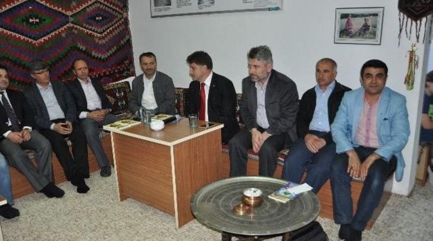 Eski Milletvekili Poyraz Gen&ccedil;lerle Buluştu