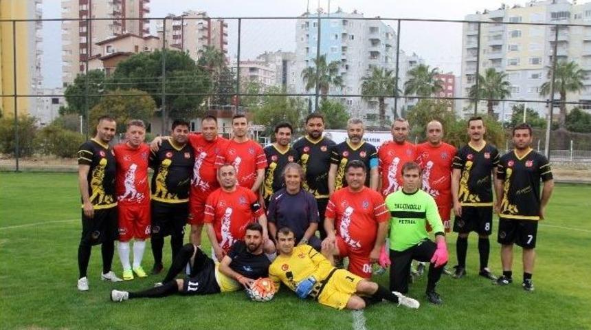 Polis Ve Gazeteciler Dostluk Ma&ccedil;ı