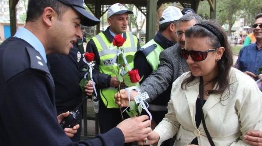 G&ouml;rme Engelliler Polisleri Unutmadı