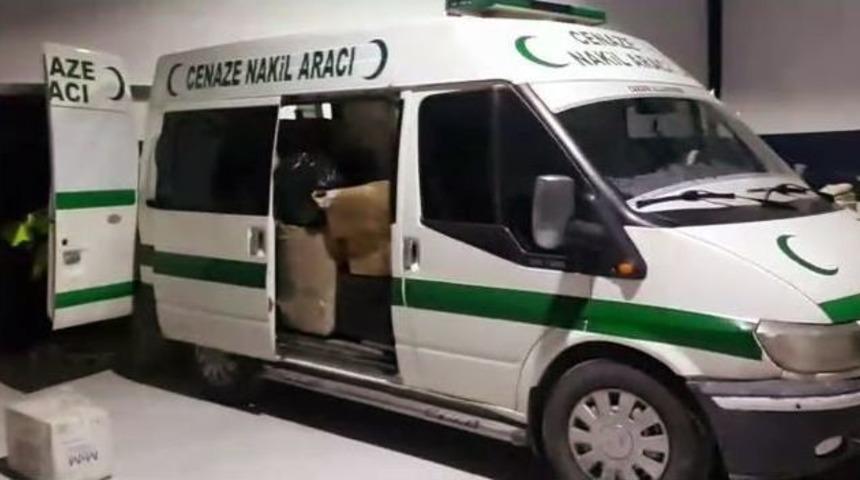 Cenaze Aracıyla Ka&ccedil;ak Sigara Sevkiyatı