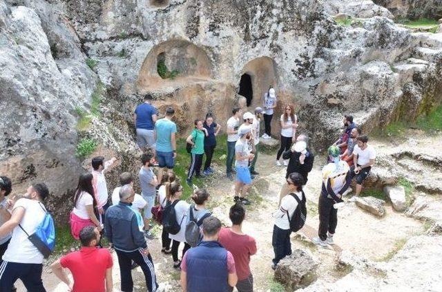 Öğrenciler Perre Antik Kent’e Kadar Pedal Çevirdi