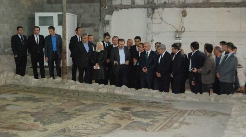 Bakan &Uuml;nal, Germanicia Antik Kenti Kazı &Ccedil;alışmalarını İnceledi