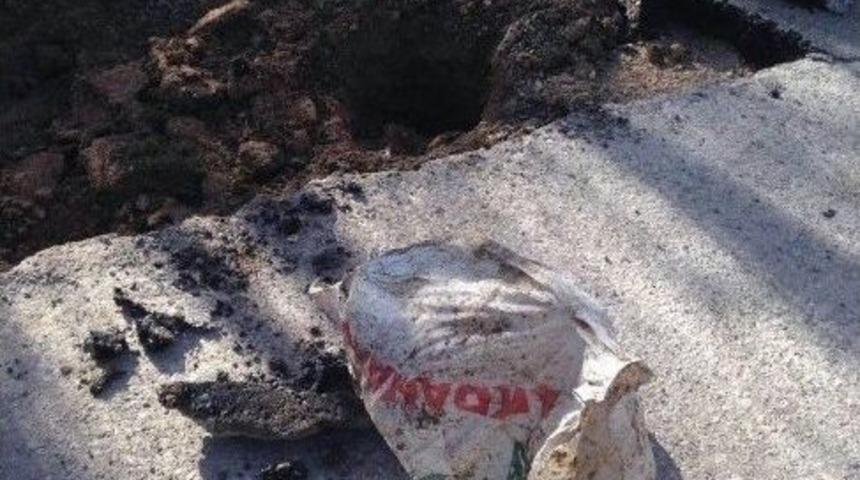 Rögar Kapağının Altına Patlayıcı Yerleştirdiler