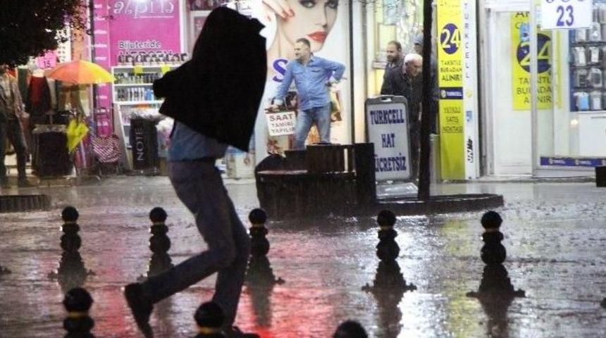 Bolu&rsquo;da Sağanak Yağış
