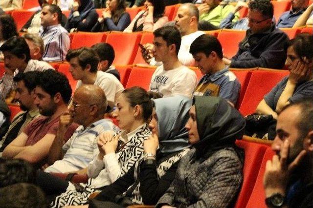 ’gençlik Yeni Anayasa İstiyor’ Programı