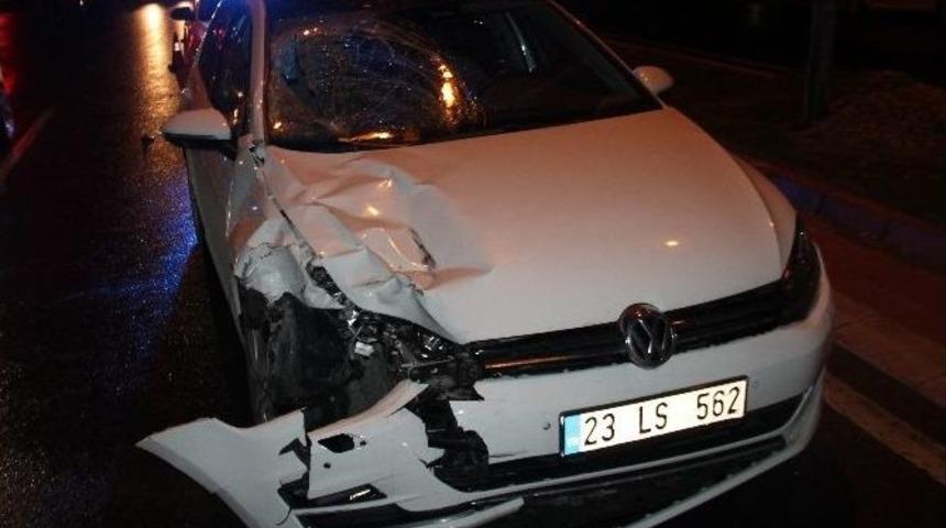 Otomobilin &Ccedil;arptığı Gen&ccedil; Kız &Ouml;ld&uuml;