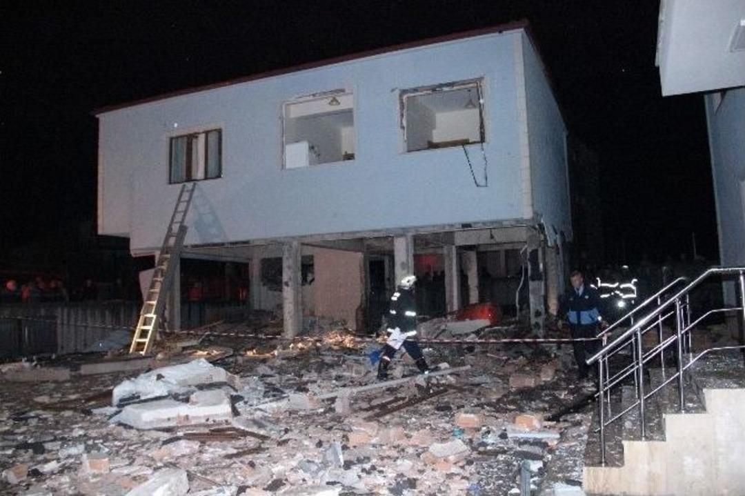 Aile Ve Sosyal Politikalar Bakanının A&ccedil;acağı Okulda Patlama