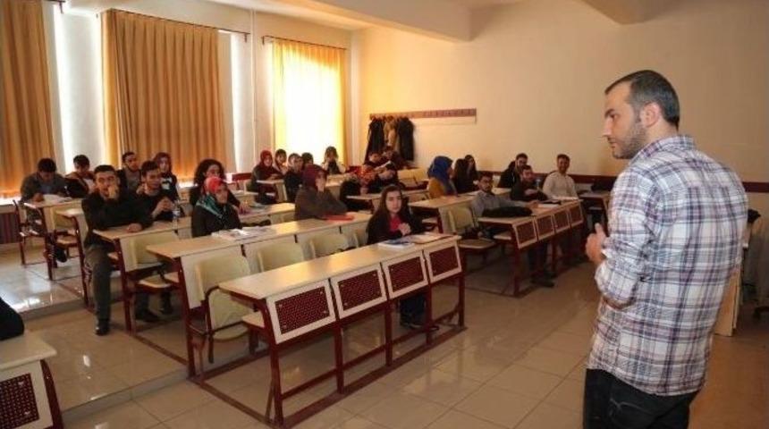 Atat&uuml;rk &Uuml;niversitesi &Ouml;ğrencileri Umut Işığı Olma Yolunda &ldquo;&ccedil;aresiz Se &Ccedil;are&rdquo; Sensin Dedi