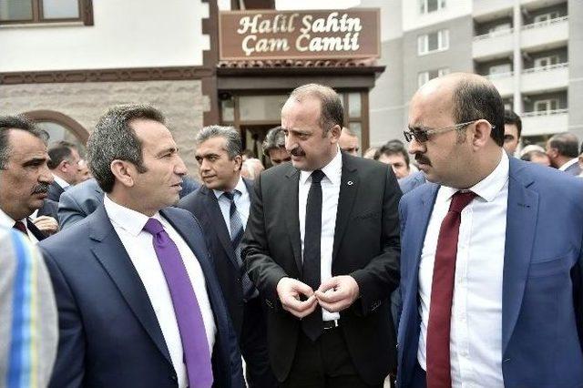 Mamak’ta Halil Şahin Çam Camii Dualarla Açıldı