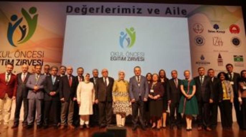 T&uuml;rkiye&rsquo;nin &Ouml;nemli İsimleri &Ccedil;ocuklar İ&ccedil;in Buluştu