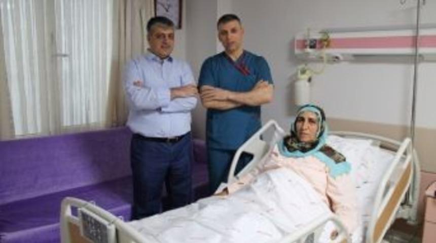 Karnındaki Şekil Bozukluğundan Bir G&uuml;nde Kurtuldu