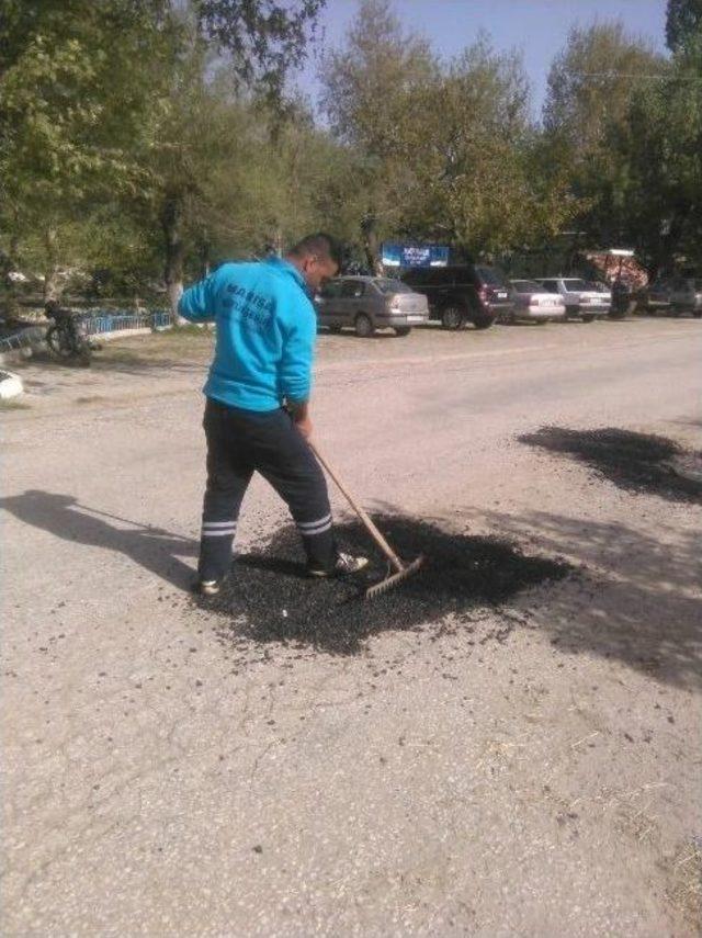 Mahalle Yollarına Aralıksız Bakım