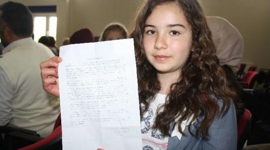 Polis Kızının Duygulandıran Kompozisyonu T&ouml;rene Damgasını Vurdu