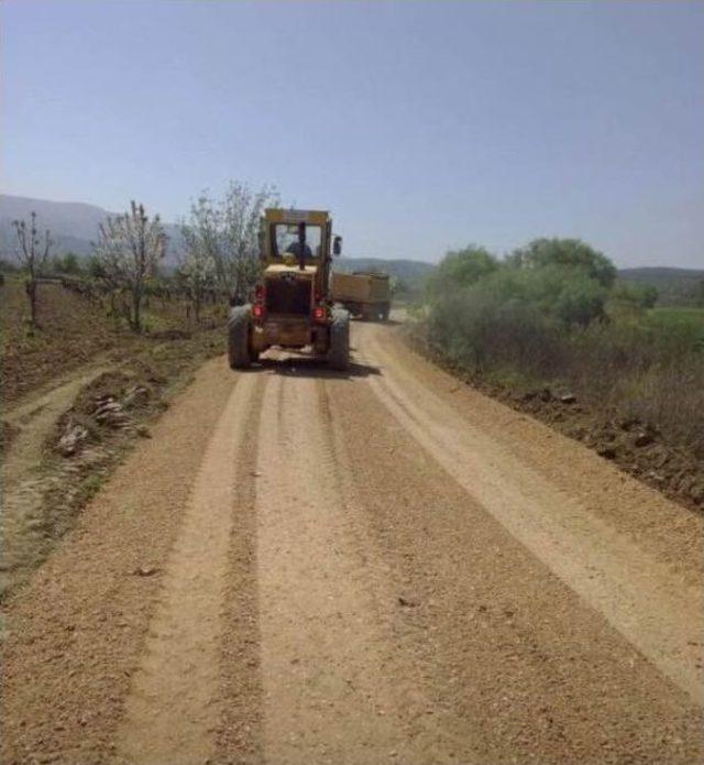 Yunusemre&rsquo;den Mahalleliyi Sevindiren &Ccedil;alışma 2