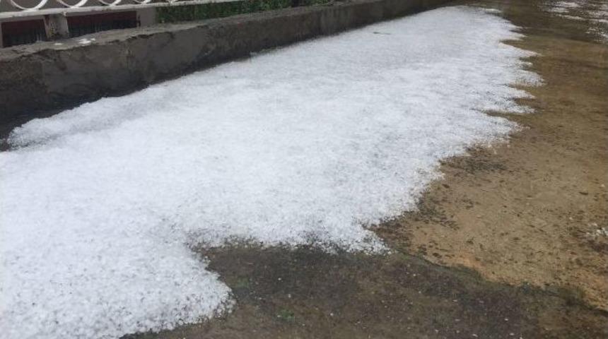 Alaplı&rsquo;ya Dolu Yağdı