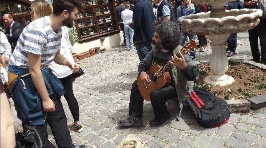 M&uuml;zisyenler Atlıhan El Sanatları &Ccedil;arşısı&rsquo;nda Yer Almaya Başladı