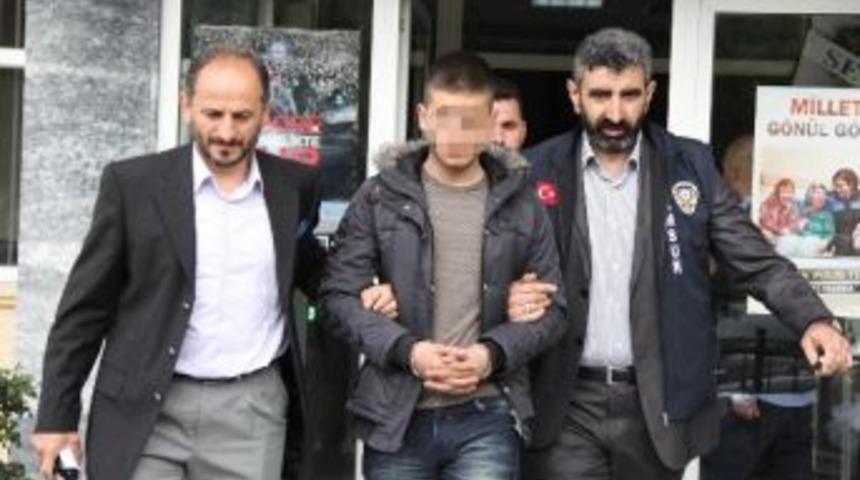 Polisten Ka&ccedil;an Ara&ccedil;ta Tabanca Ve T&uuml;fek Ele Ge&ccedil;irildi