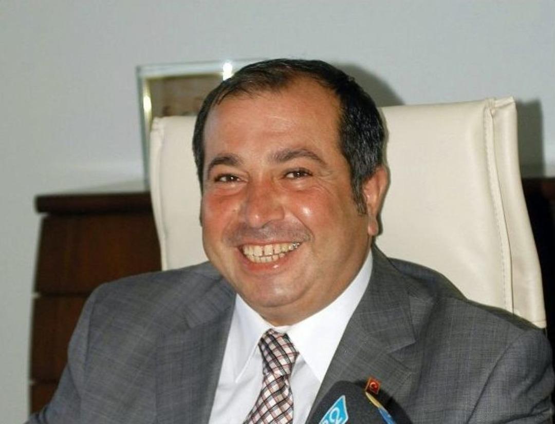 Yolcu Otob&uuml;s&uuml; İle Otomobil &Ccedil;arpıştı: 39 Yaralı, 1 &Ouml;l&uuml;