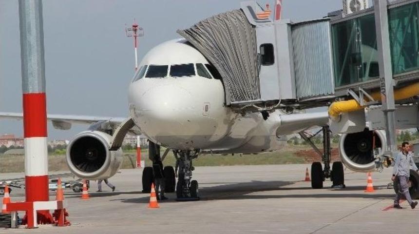 Diyarbakır&rsquo;dan Erbil&rsquo;e Ger&ccedil;ekleşen İlk Seferde 71 Kişi U&ccedil;tu