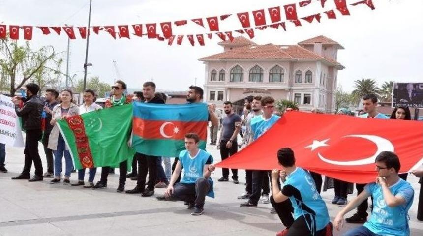 T&uuml;rkler Ve Azeriler Bandırma&rsquo;da Eylem Yaptı