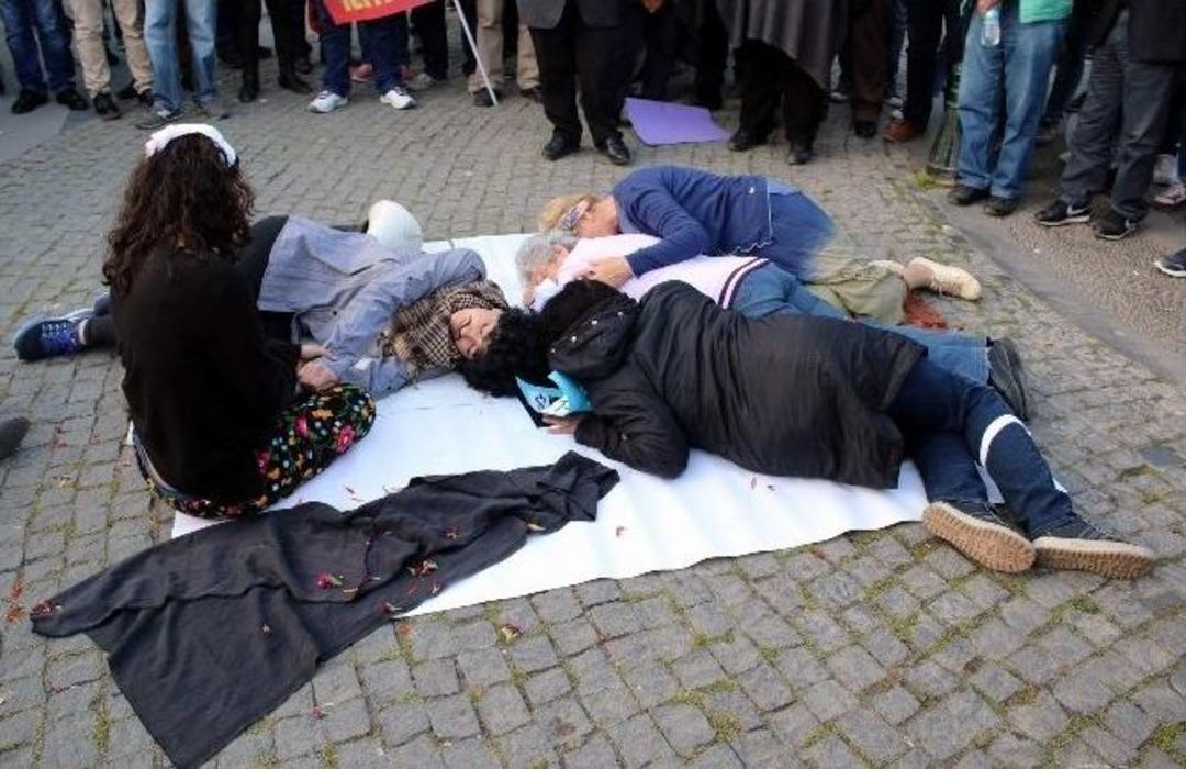 Ankara Garı&rsquo;ndaki Patlamanın 6. Ayında Olaylı &lsquo;tiyatro&rsquo; G&ouml;sterili Anma