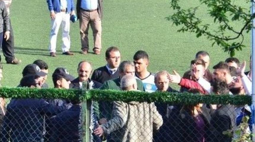 Play-off Ma&ccedil;ında Kavga