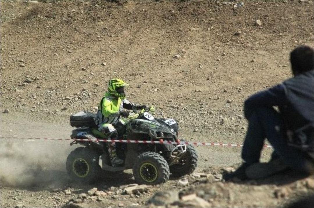 Atv Yarışları Nefes Kesti