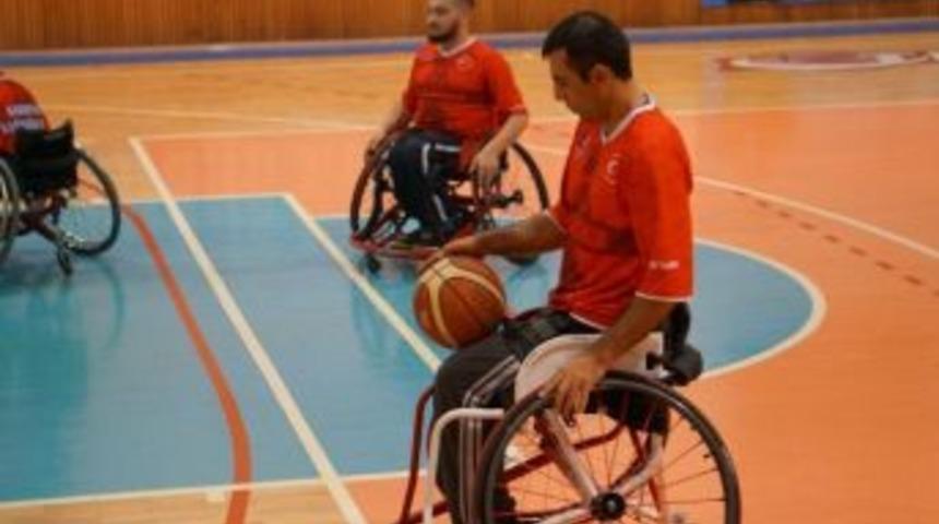 Kardemir Karab&uuml;kspor Bedensel Engelli Basketbol Takımı Galatasaray&rsquo;a Mağlup Oldu