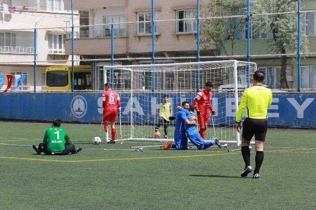 Şahinbey Ampute Kendi Evinde Galip Geldi