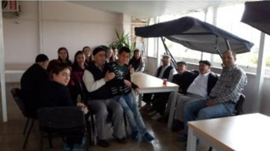 Artık Yaşlılar Gen&ccedil;lere Emanet