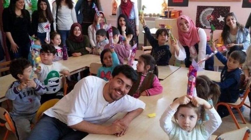 Geleceğin Sağlık&ccedil;ıları Sosyal Sorumluluklarını Yerine Getiriyor