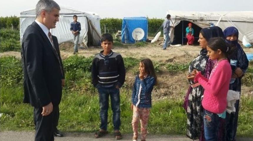 &Ccedil;ocukları Okula Kazandırmak İ&ccedil;in &Ccedil;adır &Ccedil;adır Geziyor