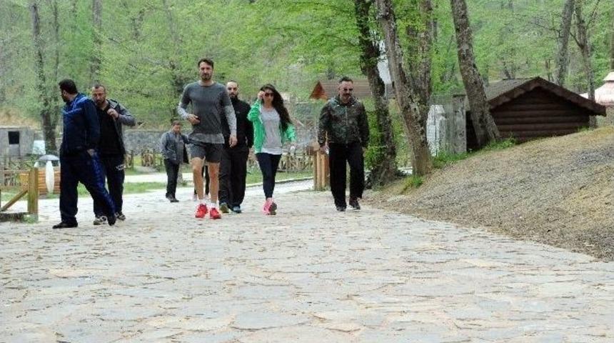 Cem Yılmaz, Ahu&rsquo;lardan Vazge&ccedil;emiyor