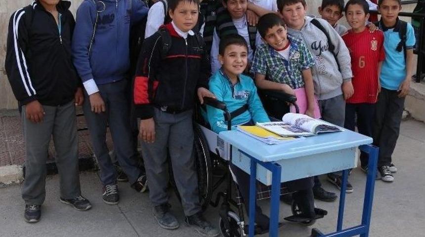 Enes&rsquo;in Okuma Aşkına Şehitkamil Desteği