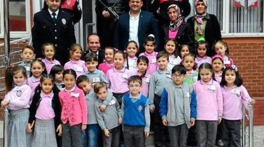 Minik &Ouml;ğrencilerden Emniyete Ziyaret