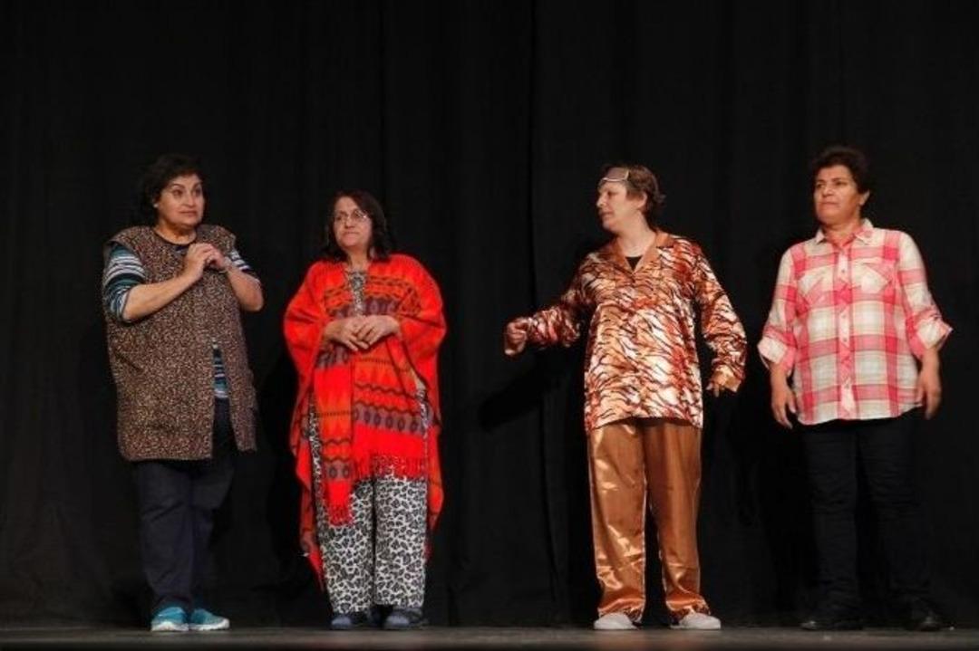 &ldquo;tersine D&uuml;nya&rdquo; Konak&rsquo;ta Sahnelendi