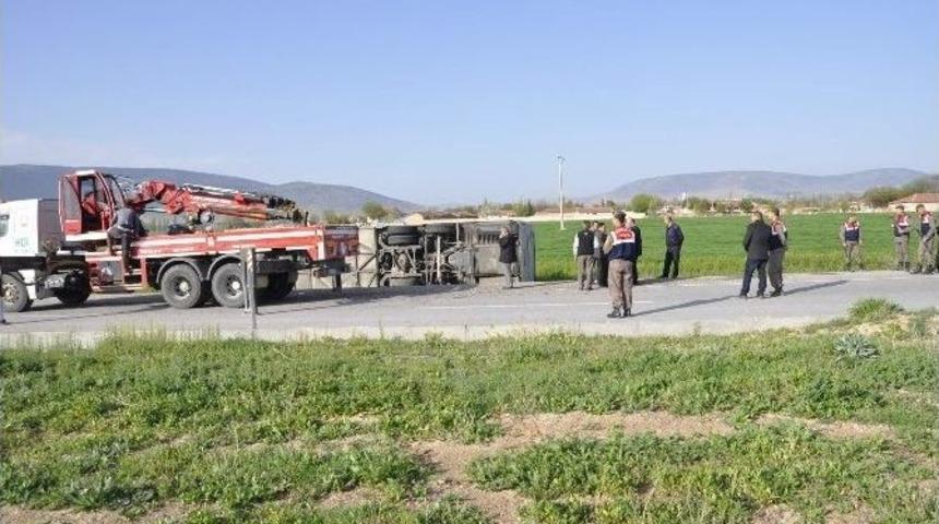 Afyonkarahisar&rsquo;daki Otob&uuml;s Kazası