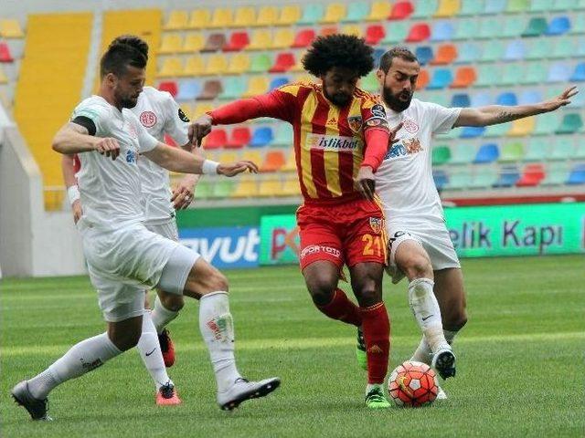 Oktay Delibalta, Antalyaspor İle İlk Süper Lig Maçına Çıktı