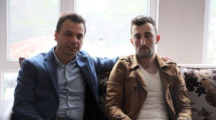 Trabzonlu Gazi&rsquo;ye Evinde "ge&ccedil;miş Olsun" Ziyareti