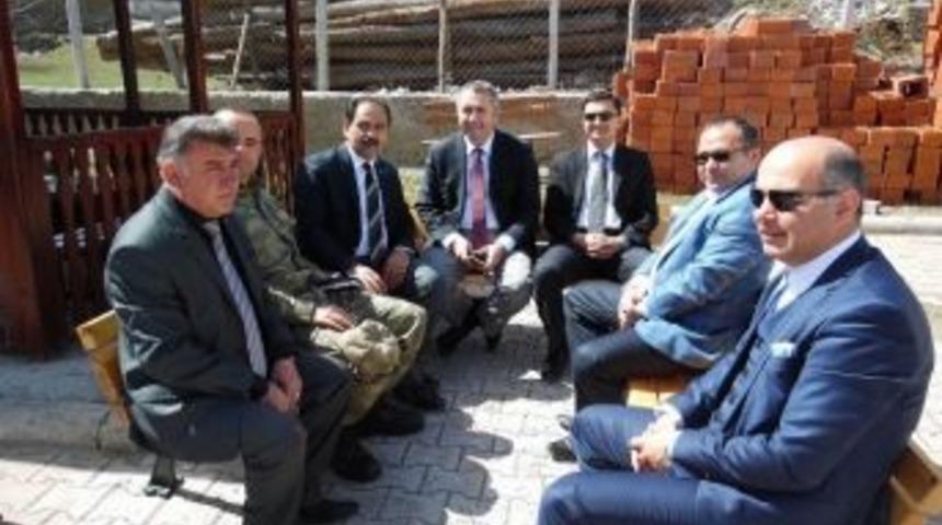 Kaymakam Pınar, G&uuml;neykaya Beldesi&rsquo;nde İncelemelerde Bulundu