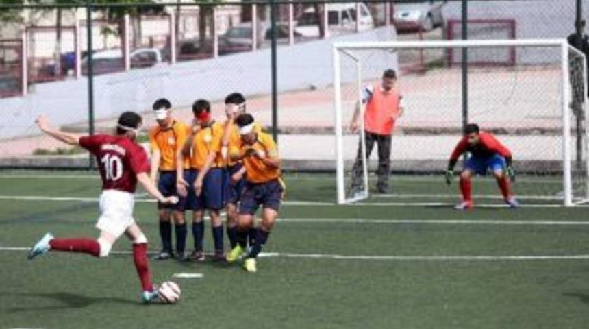 Yenimahalle G&ouml;rme Engelliler Futbol Takımı, İzmir &Ccedil;ağdaş G&ouml;rme Engelliler Futbol Takımını Mağlup Etti