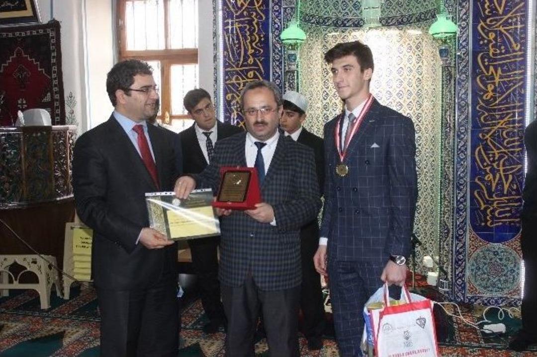 Tavşanlı&rsquo;da 10 İlin Katıldığı B&ouml;lge Hutbe Yarışması